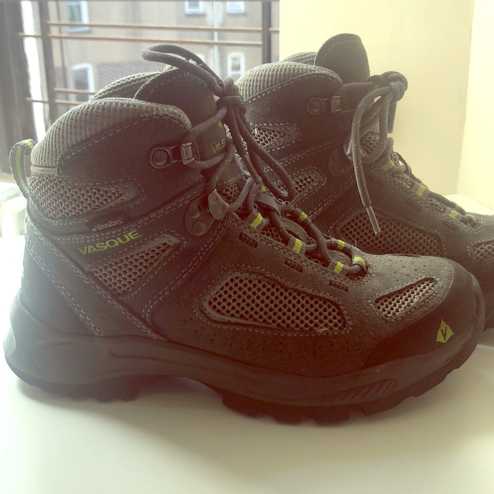 Vasque UltraDry Hiking Boots, big kid’s size 4